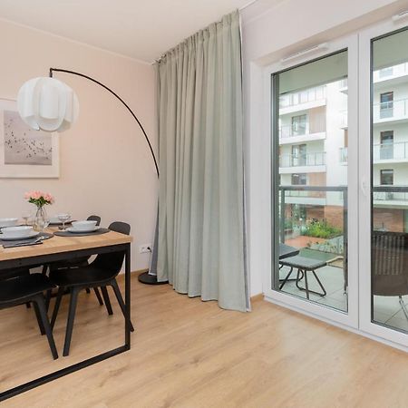 Bright & Stylish Apartment With Balcony 1,5 Km To Gdansk Main City By Noclegi Renters Exterior photo