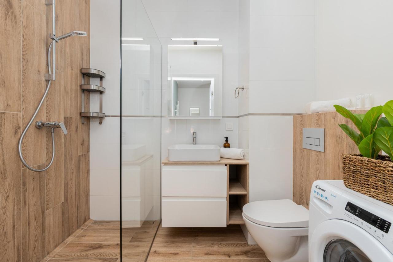 Bright & Stylish Apartment With Balcony 1,5 Km To Gdansk Main City By Noclegi Renters Exterior photo